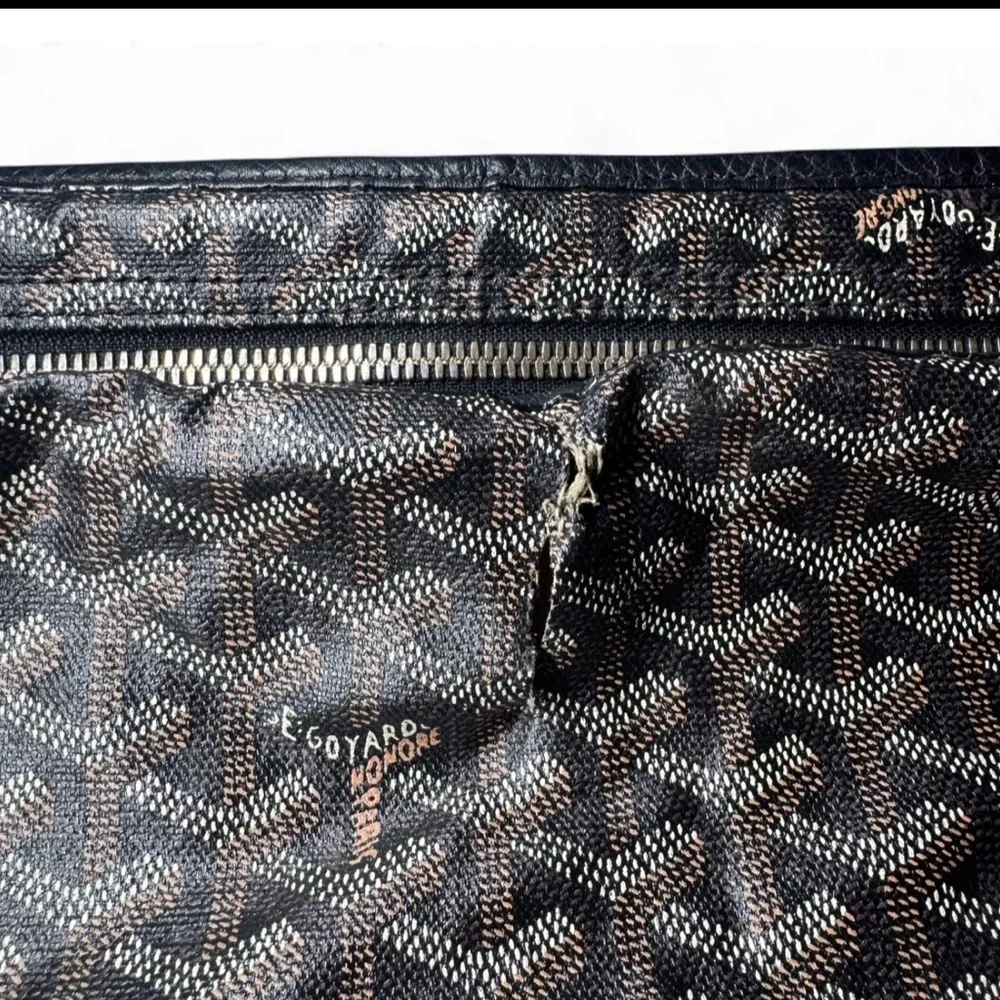 AUTHENTIC GOYARD HOBO BAG OPEN TO OFFERS - Picture 3 of 11
